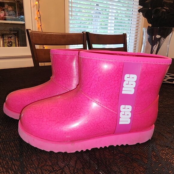 Girls Ugg Boots size 5 - Picture 1 of 1
